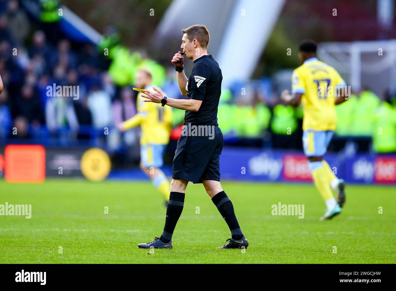 John Smith's Stadium, Huddersfield, Inghilterra - 3 febbraio 2024 arbitro Matthew Donohue - durante la partita Huddersfield contro Sheffield Wednesday, Sky Bet Championship, 2023/24, John Smith's Stadium, Huddersfield, Inghilterra - 3 febbraio 2024 crediti: Arthur Haigh/WhiteRosePhotos/Alamy Live News Foto Stock