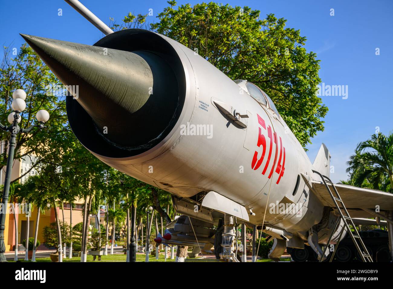 Un aereo da caccia MIG-21 dell'Aeronautica militare vietnamita al Museo di ho chi Minh, da Nang, Vietnam Foto Stock