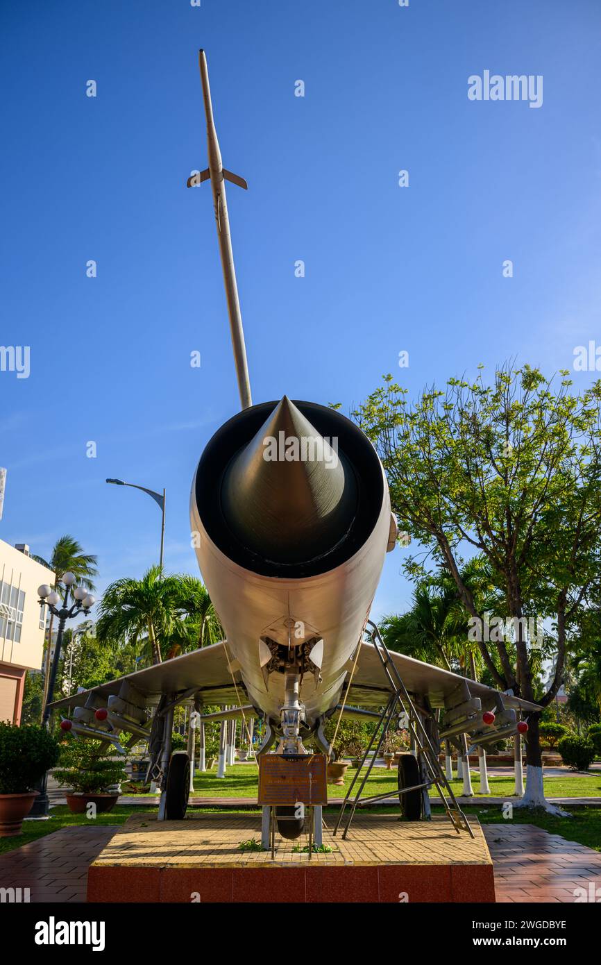 Un aereo da caccia MIG-21 dell'Aeronautica militare vietnamita al Museo di ho chi Minh, da Nang, Vietnam Foto Stock