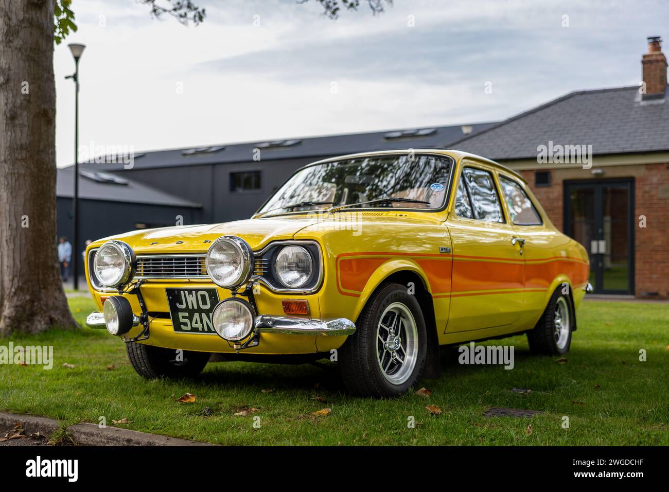 1975 Ford Escort RS 2000, in mostra al Bicester Heritage Scramble l'8 ottobre 2023. Foto Stock