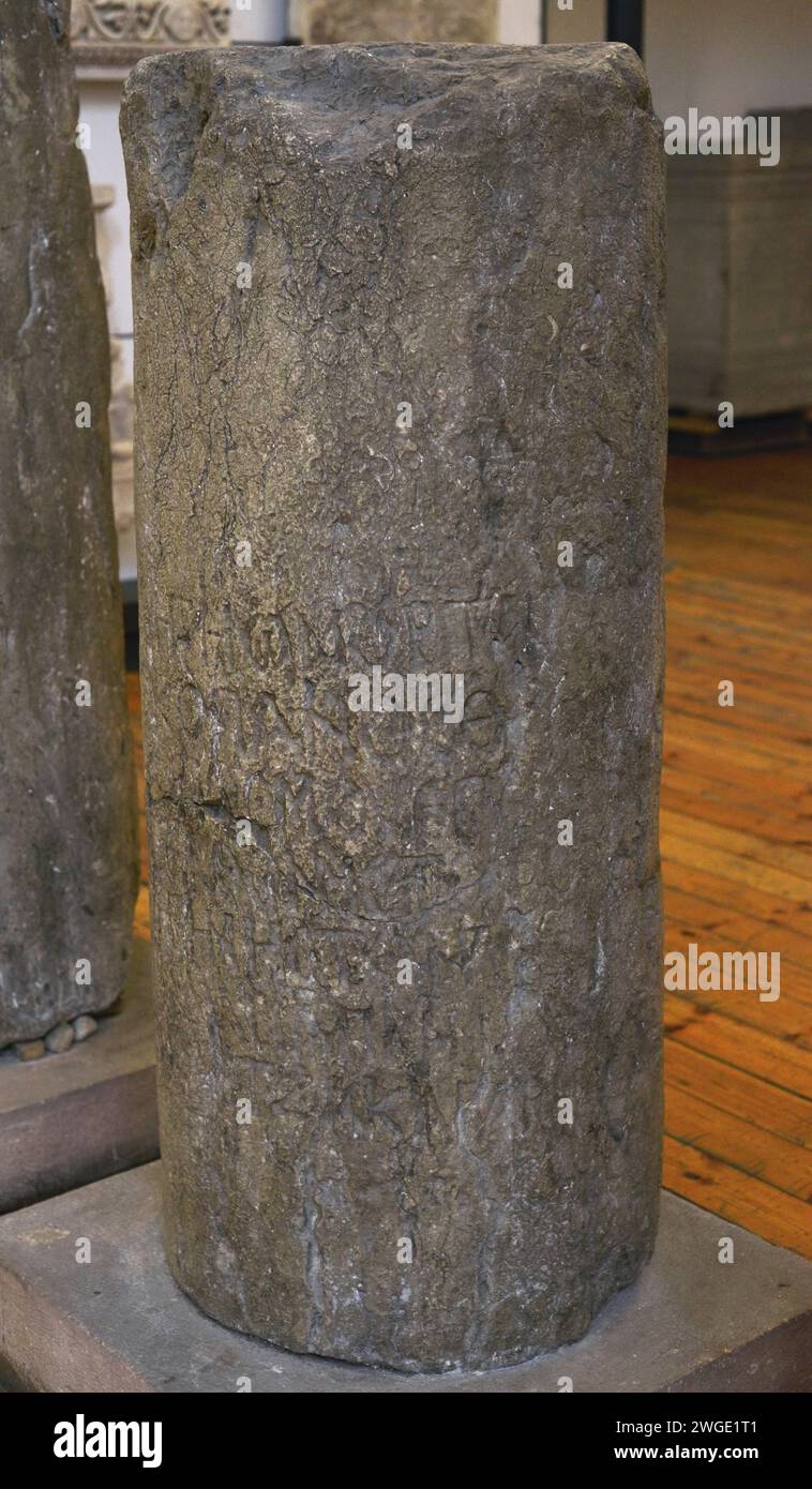 Colonna con iscrizione commemorativa di Kopsis Kopan. Tempo di Omurtag, Gran Khan di Bulgaria (814-831). Museo Archeologico Nazionale. Sofia. Bulgaria. Foto Stock