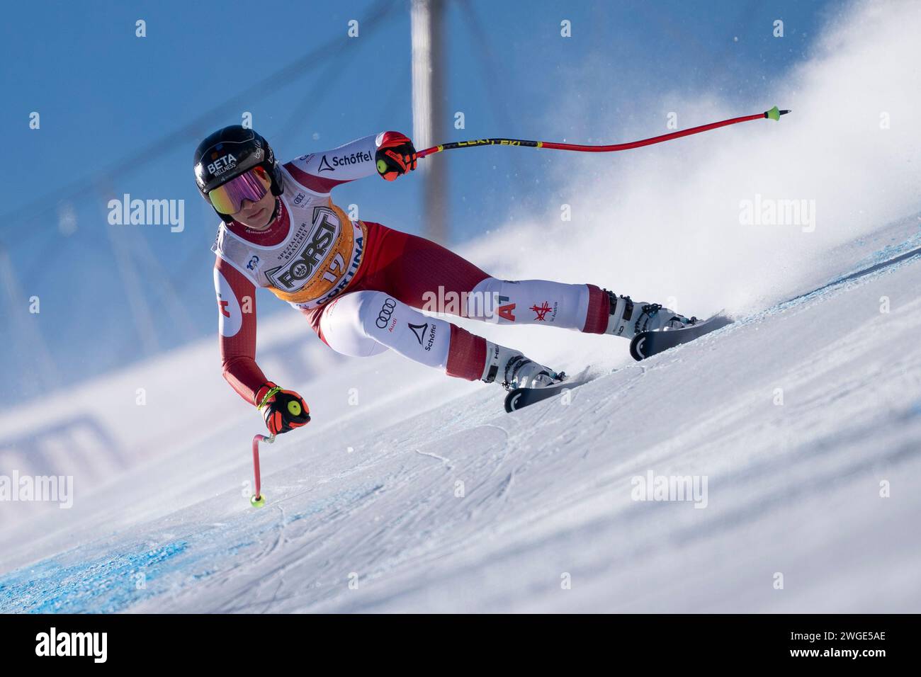 Cortina d’Ampezzo, Italia 27 gennaio 2024. VENIER Stephanie (Aut) partecipa alla Audi Fis Alpine Ski World Cup Women's Downhill Race sull'Olympi Foto Stock