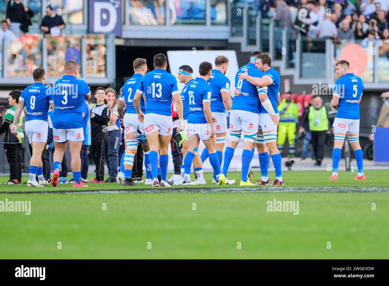 Nazionale Italiana all'inizio del Guinness Men's Six Nations 2024 allo Stadio Olimpico di Roma. L'Inghilterra vince contro l'Italia con un punteggio di 27-24. Foto Stock