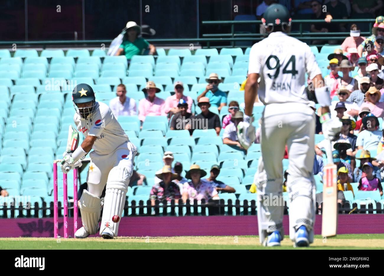 Il Pakistan tiene il sopravvento dopo il secondo giorno del terzo test di cricket contro l'Australia al SCG. È l'ultimo test match di David Warners per l'Australia con: Babar Azam dove: Sydney, Australia quando: 04 Jan 2024 Credit: WENN Foto Stock