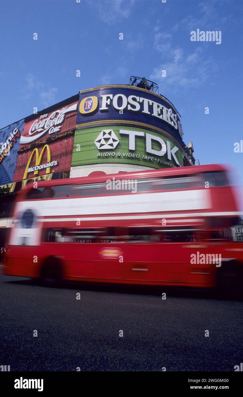 Autobus mobile, Piccadilly Circus, Londra, Regno Unito. Foto Stock