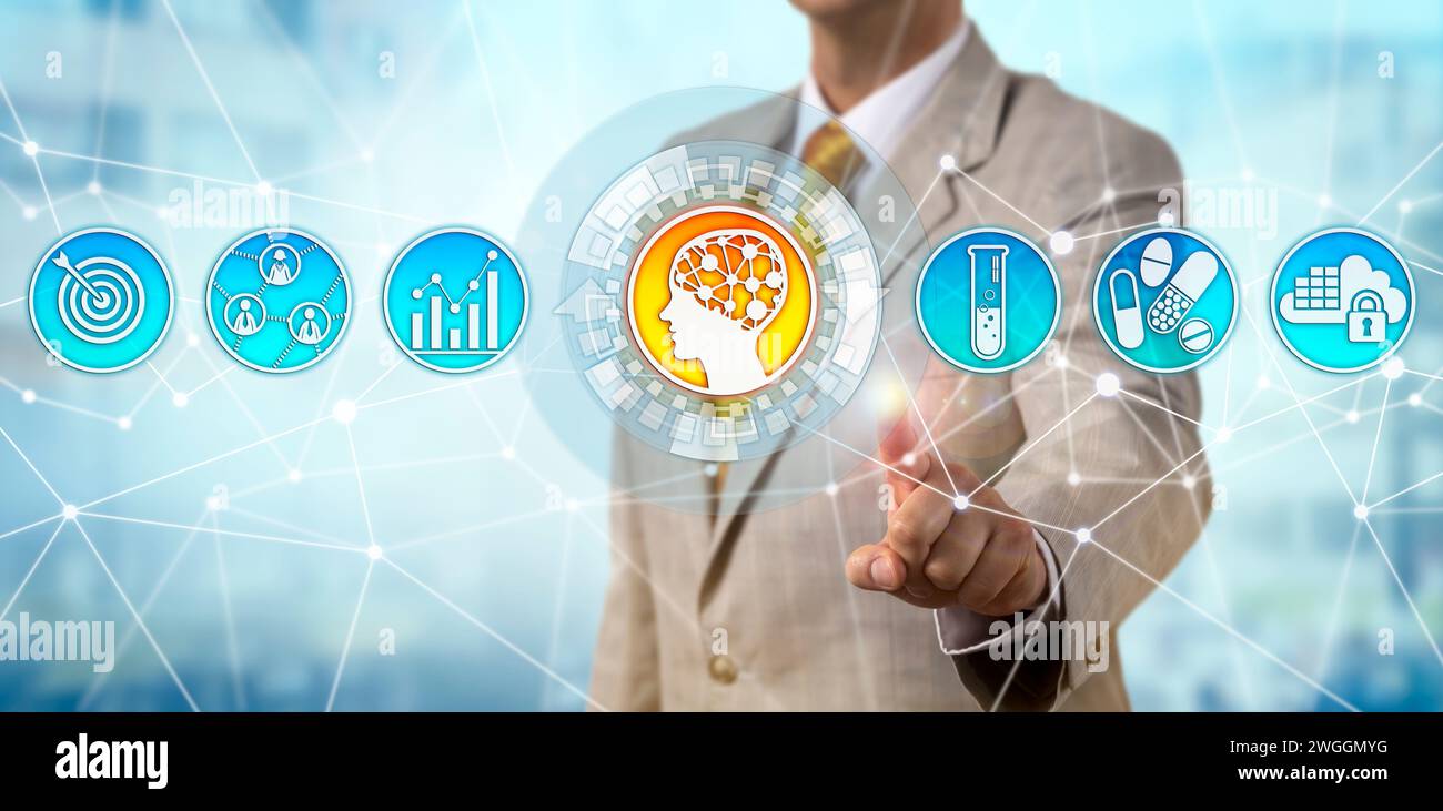 Responsabile del settore farmaceutico maschile non riconoscibile che avvia un'app ai per riconciliare i dati di ricerca e sviluppo con le statistiche del mercato di destinazione. Concetto di personalizzazione predittiva Foto Stock
