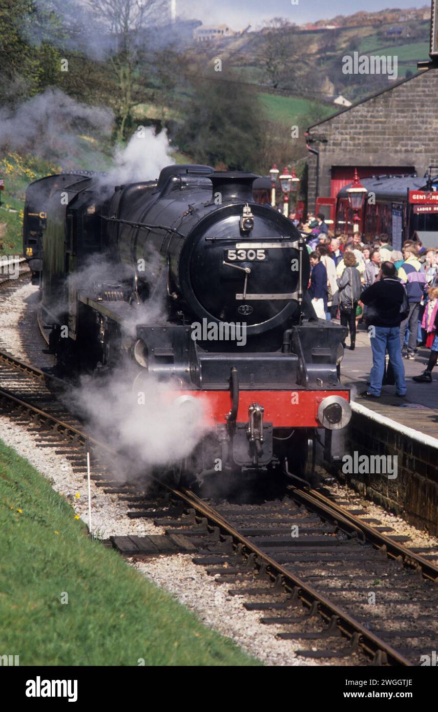 Regno Unito, Yorkshire, Worth Valley, motore ferroviario a vapore, n. 5305. Foto Stock