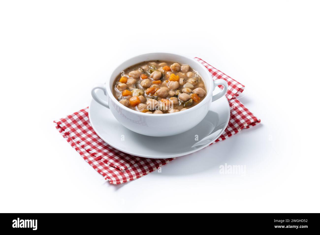 Zuppa di ceci con verdure in un recipiente isolato su sfondo bianco Foto Stock
