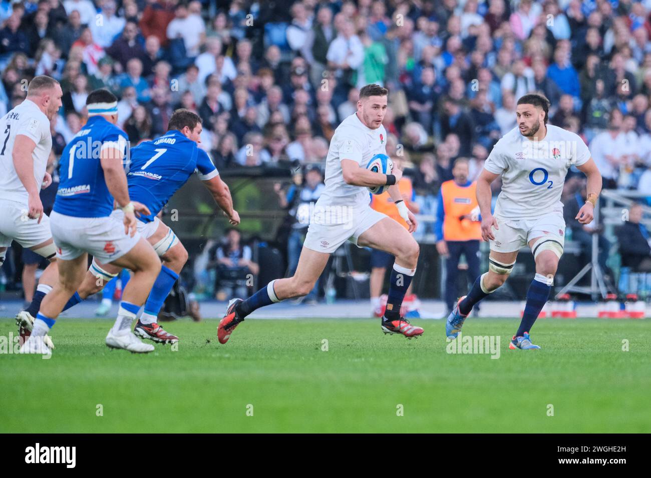 Freddie Steward d'Inghilterra in azione durante il Guinness Men's Six Nations 2024 allo Stadio Olimpico il 3 febbraio 2024 a Roma, Italia. Foto Stock