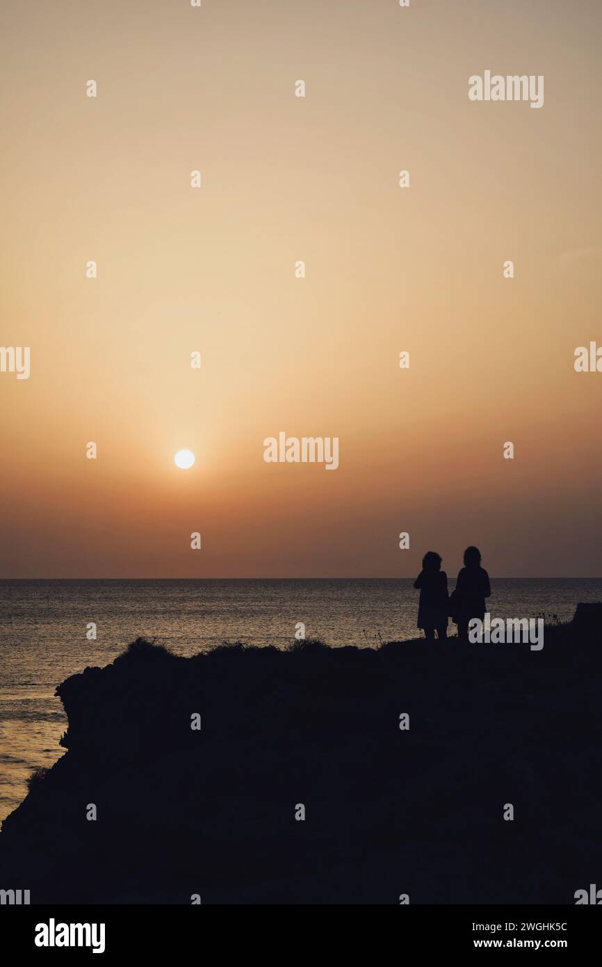 Tramonto sull'isola di Minorca in Spagna, il 7 agosto 2021 Foto Stock