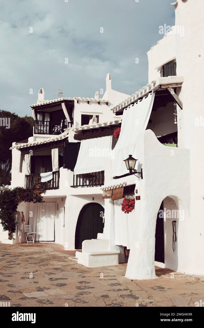 Città di Binibeca sull'isola di Minorca in Spagna, l'8 agosto 2021 Foto Stock