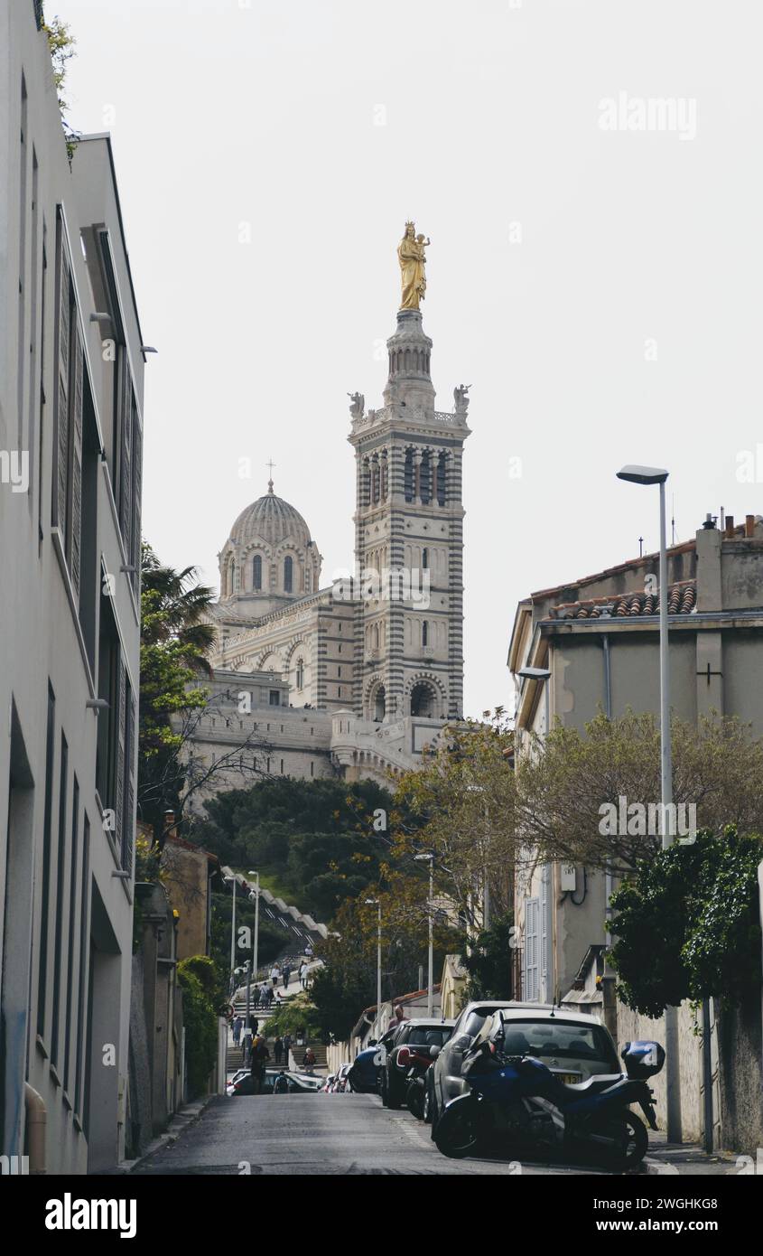 basilica di notre-dame de la garde a Marsiglia, in Francia, il 19 aprile 2019 Foto Stock
