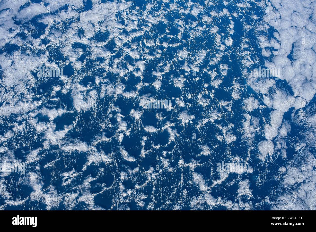 Cloudscape sul mare. Immagine scattata tra Sud America e Africa Foto Stock