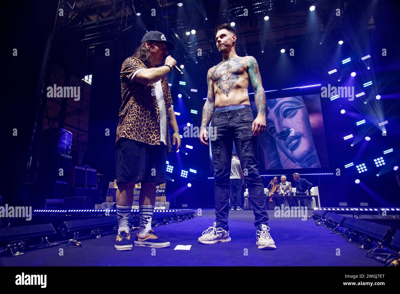 Parigi, Francia. 3 febbraio 2024. Concorso per il miglior tatuaggio di grandi dimensioni durante il TATTOO PLANETARIUM il 3 febbraio 2024 presso la grande Halle de la Villette. Foto Stock