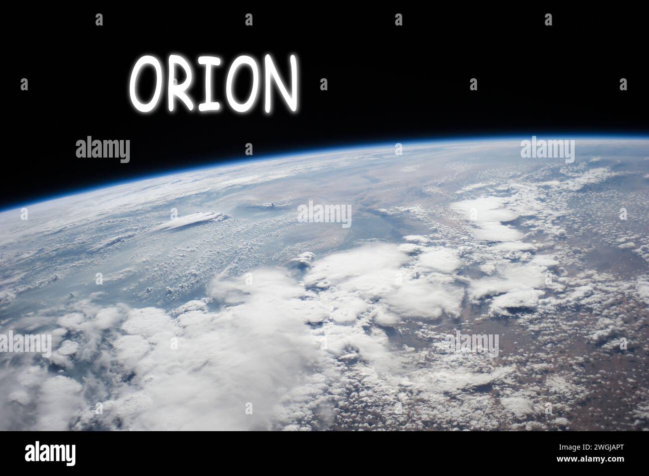 Orion, che segna un momento significativo nell'esplorazione spaziale per la NASA. Elementi di questa immagine sono forniti dalla NASA Foto Stock