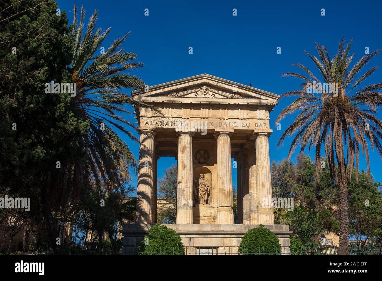 Monumento a Sir Alexander Ball, tempio neoclassico nei Lower Barrakka Gardens a Valletta, Malta Foto Stock