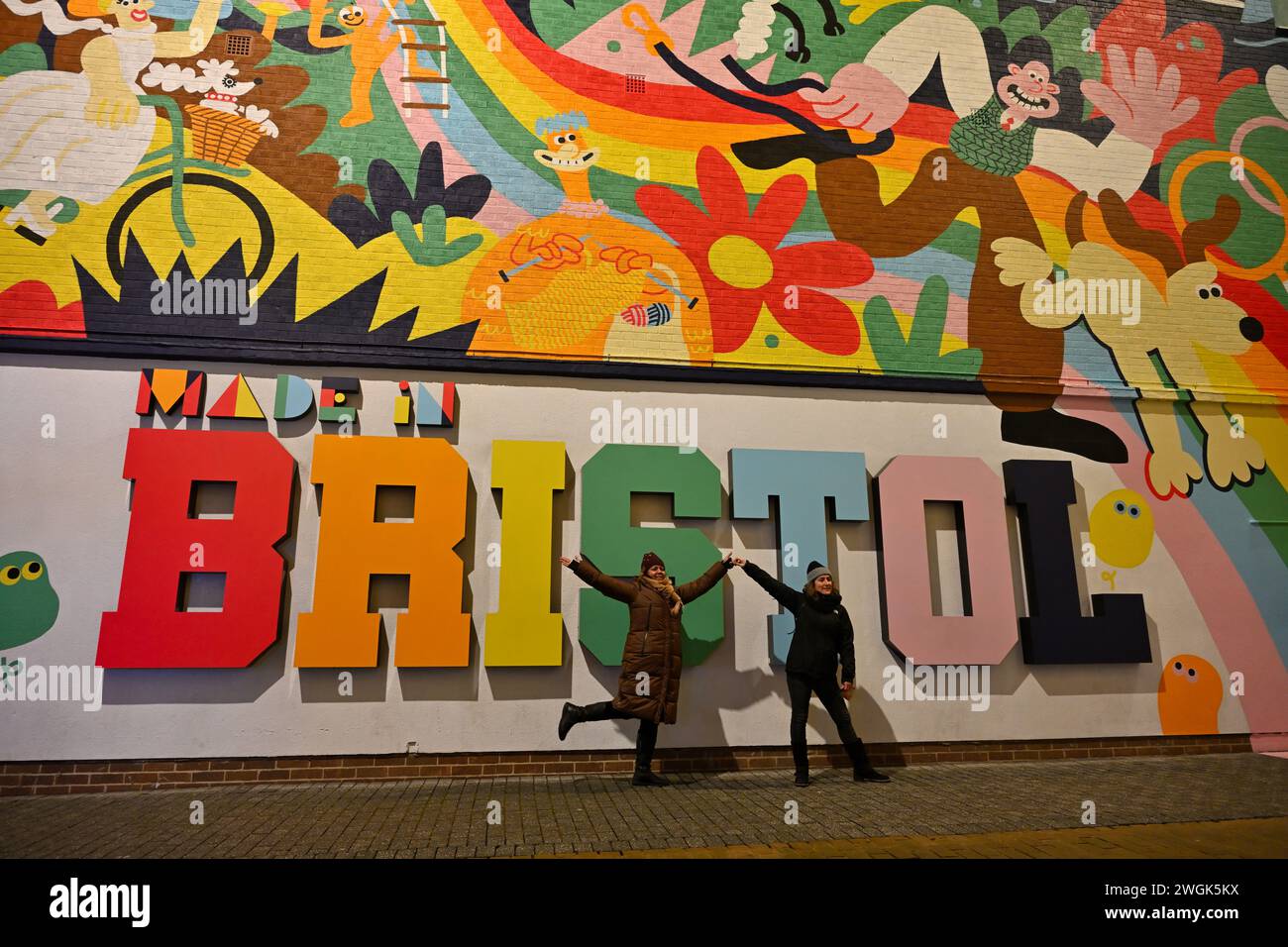 "Made in Bristol" poster art sulla parete lungo Quakers Ln, Broadmead, Bristol Foto Stock