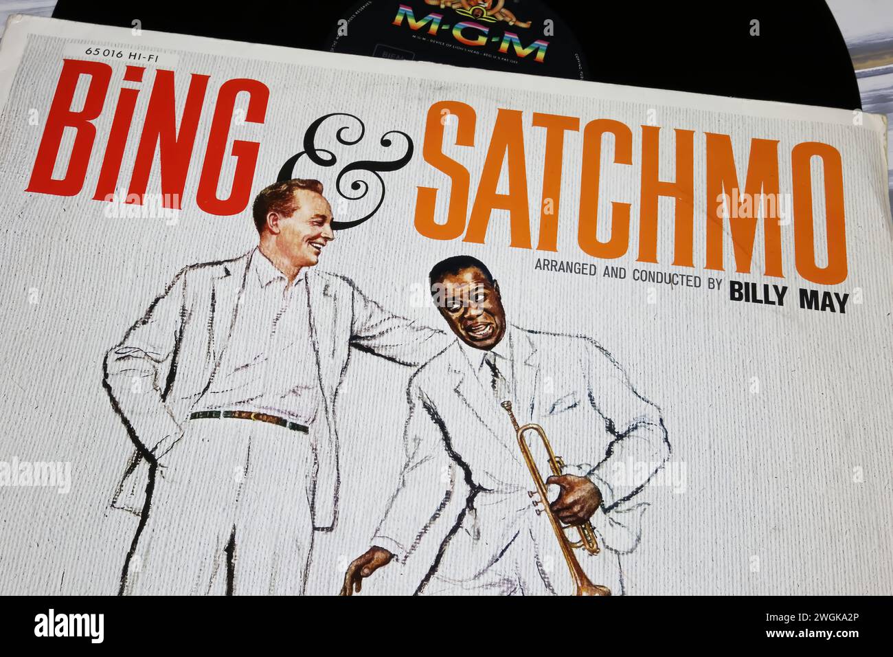 Viersen, Germania - 9 gennaio. 2024: Closeup of Bing e Satchmo copertina dell'album in vinile del 1960 Foto Stock