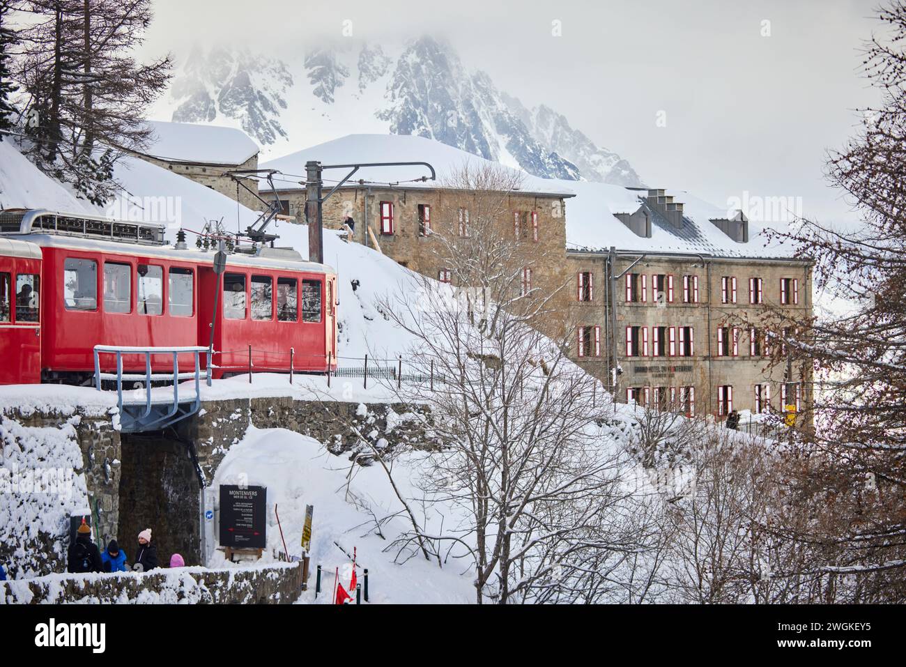 Chamonix Mont Blanc, Francia. La ferrovia di Montenvers o Chemin de fer du Montenvers è una ferrovia a cremagliera della compagnie du Mont-Blanc che parte dalla stazione di Montenvers Foto Stock