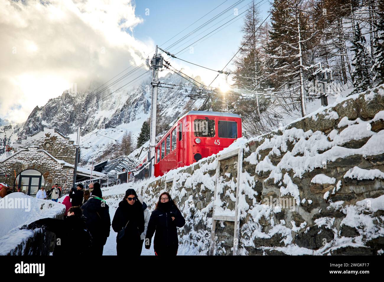 Chamonix Mont Blanc, Francia. La ferrovia di Montenvers o Chemin de fer du Montenvers è una ferrovia a cremagliera della compagnie du Mont-Blanc che parte dalla stazione di Montenvers Foto Stock