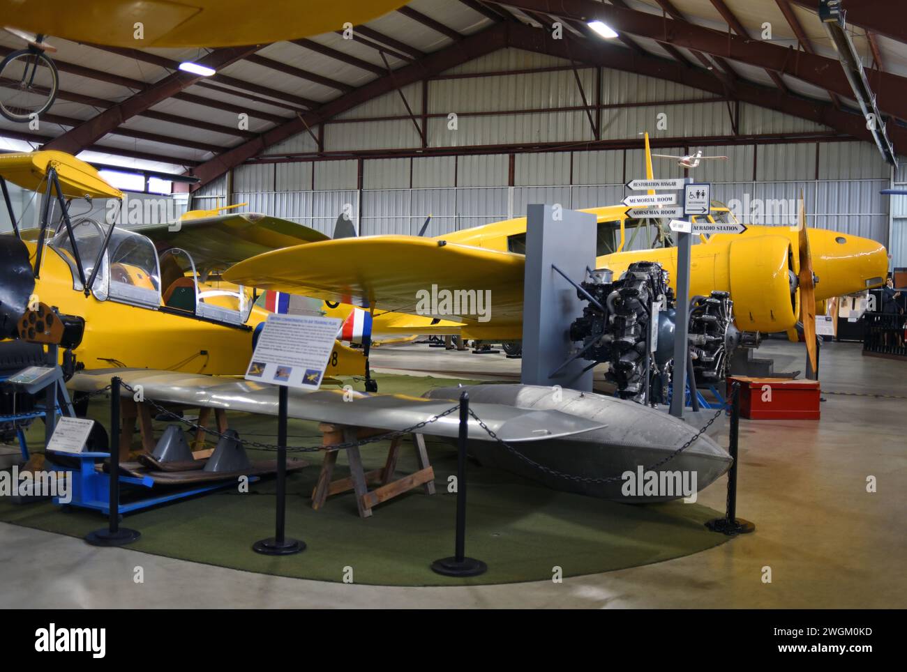 Velivoli d'epoca in mostra al British Columbia Aviation Museum di Sidney, British Columbia Foto Stock