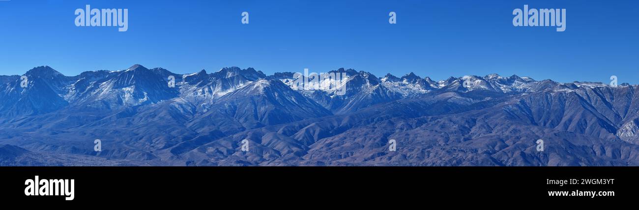 Palisade Range delle montagne della Sierra Nevada in California, tra cui i quattro abitanti di Split Mountain Middle Palisade Mount Sill e North Palisade ris Foto Stock