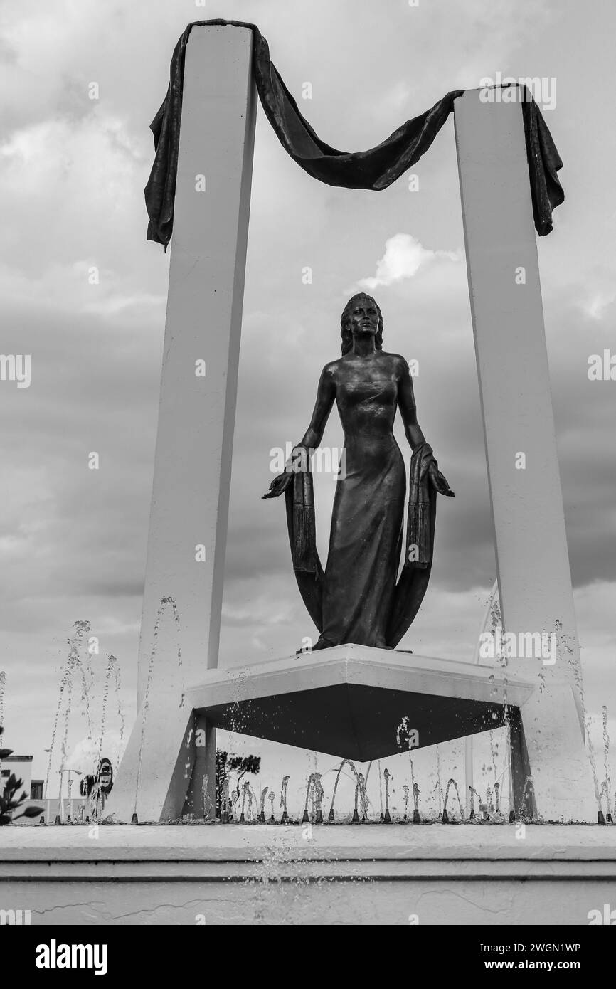 Chipiona, Cadice, Spagna - 10 ottobre 2023: Monumento a Rocio Jurado dell'artista Juan Avalos a Chipiona Foto Stock