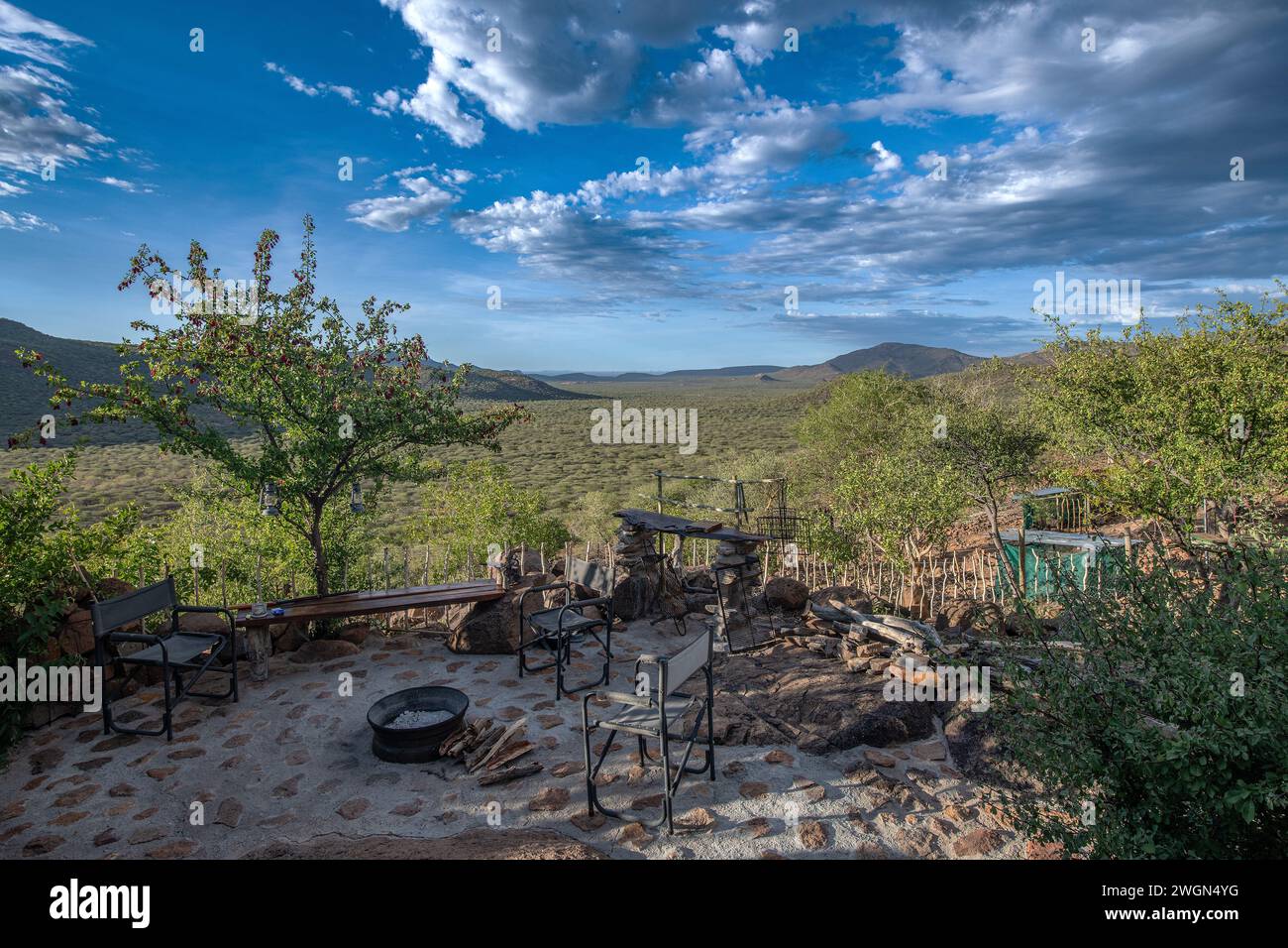 Vista del paesaggio di Oubokberg vicino a Omaruru, regione di Erongo, Namiubia Foto Stock
