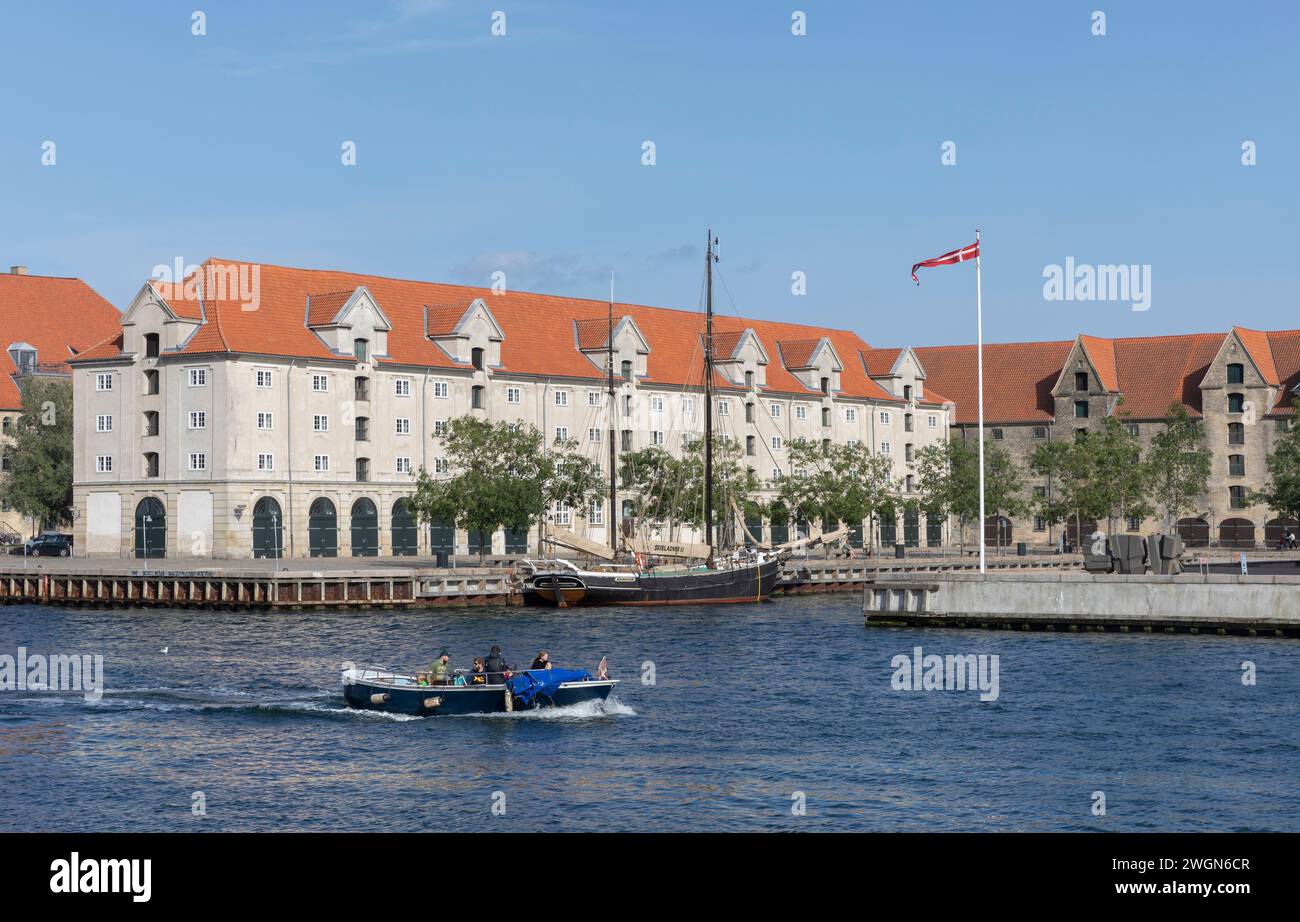 Gammel Dok Pakhus (auch kurz als Gammel Dok bezeichnet) ist ein ehemaliger Speicher an der Strandgade im Kopenhagener Stadtteil Christianshavn *** Gam Foto Stock