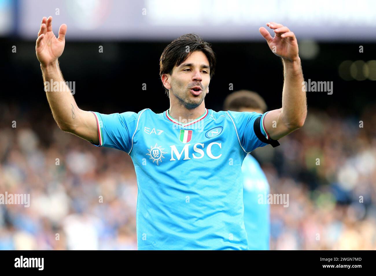 Giovanni Simeone della SSC Napoli gesta durante la partita di serie A tra SSC Napoli e Hellas Verona allo Stadio Maradona il 4 febbraio 2023 a Napoli. Foto Stock