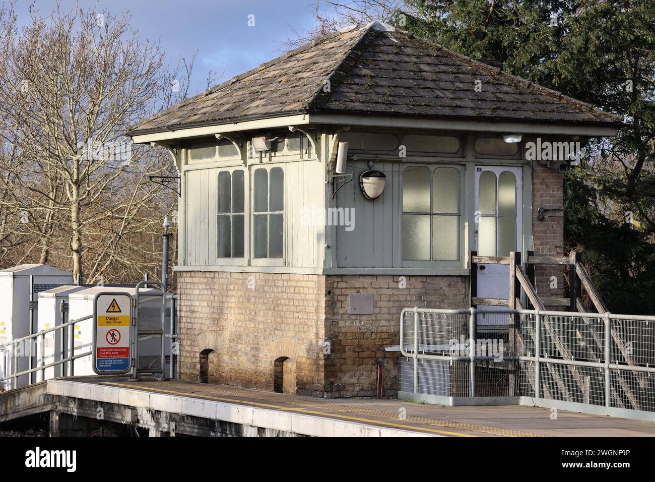 Scatola di segnalazione della stazione di Boston Manor Foto Stock