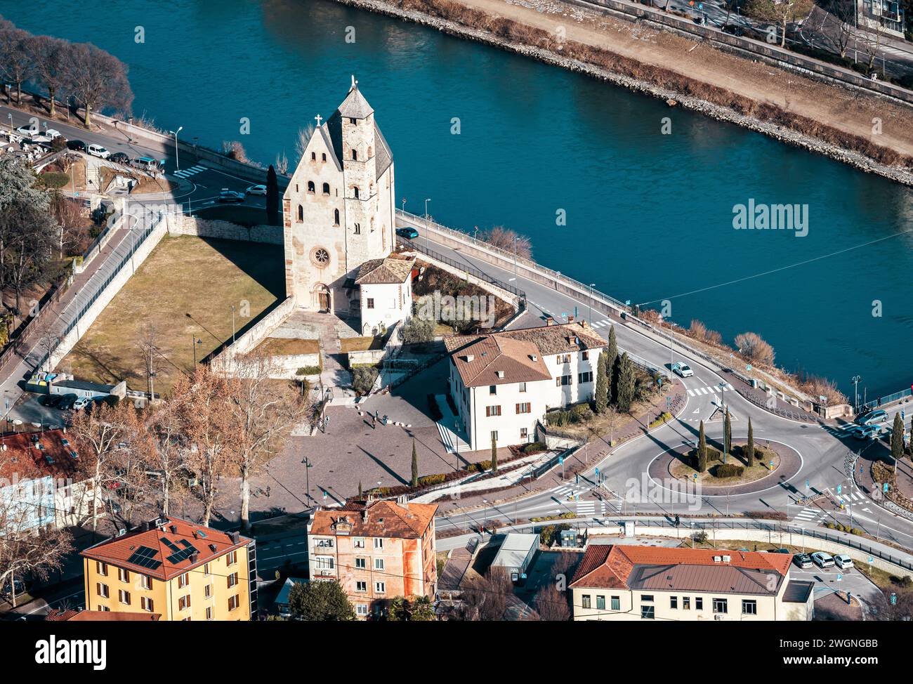Vista sulla città di Trento dall'alto nella stagione invernale. Trentino alto Adige, Italia, Foto Stock