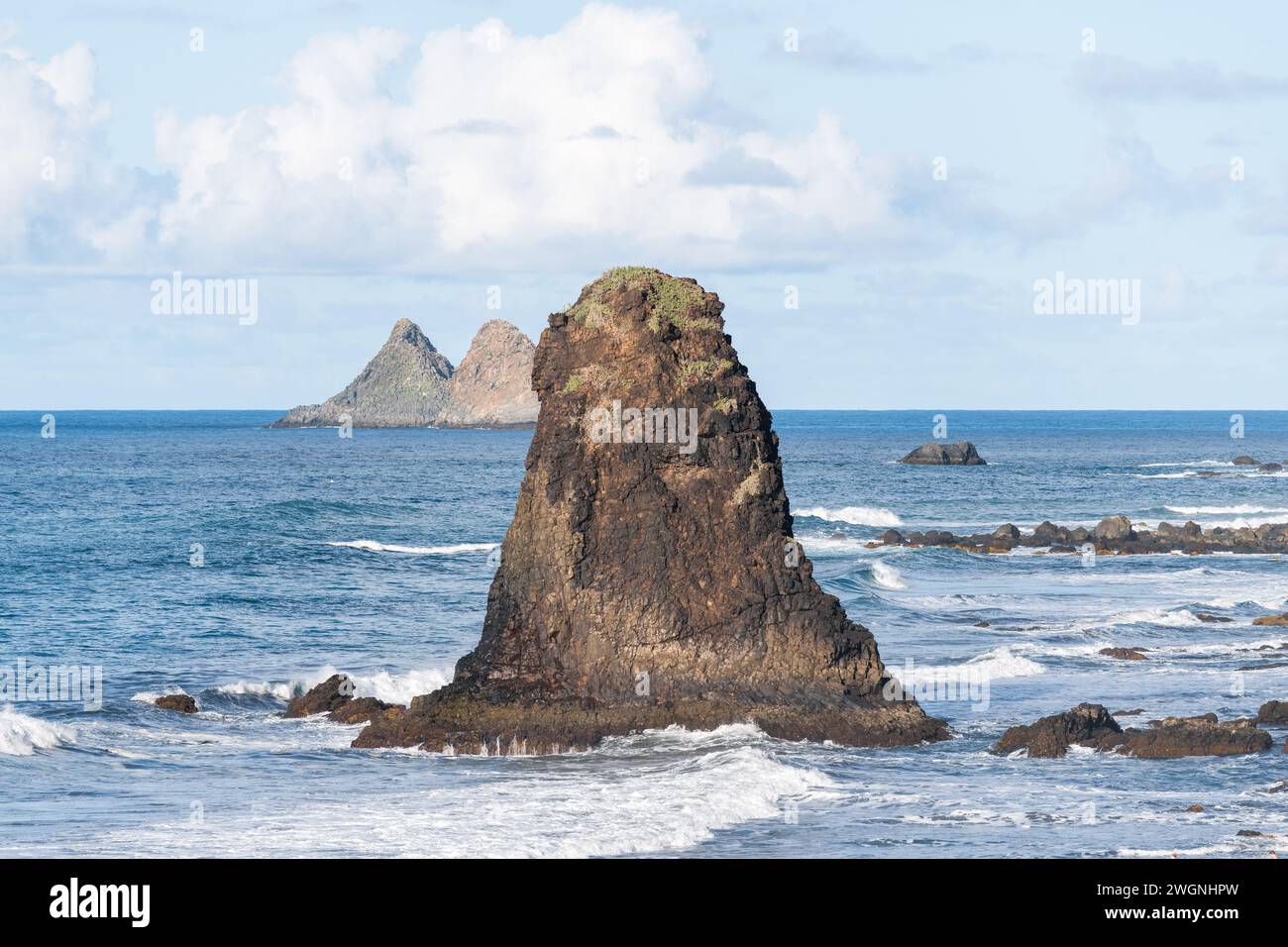 Formazioni rocciose di lava sulla spiaggia di Benijo, Tenerife Foto Stock