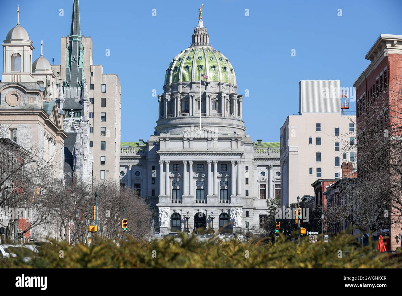 Harrisburg, Stati Uniti. 5 febbraio 2024. Vista del Campidoglio della Pennsylvania ad Harrisburg. I manifestanti chiesero che il tesoriere della Pennsylvania Stacy Garrity smettesse di investire denaro pubblico in obbligazioni israeliane e investisse invece in Pennsylvania. Credito: SOPA Images Limited/Alamy Live News Foto Stock