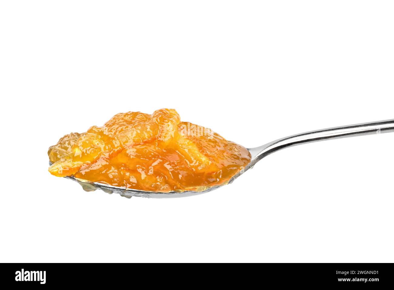 Cucchiaio singolo con marmellata d'arancia dolce primo piano su sfondo bianco Foto Stock