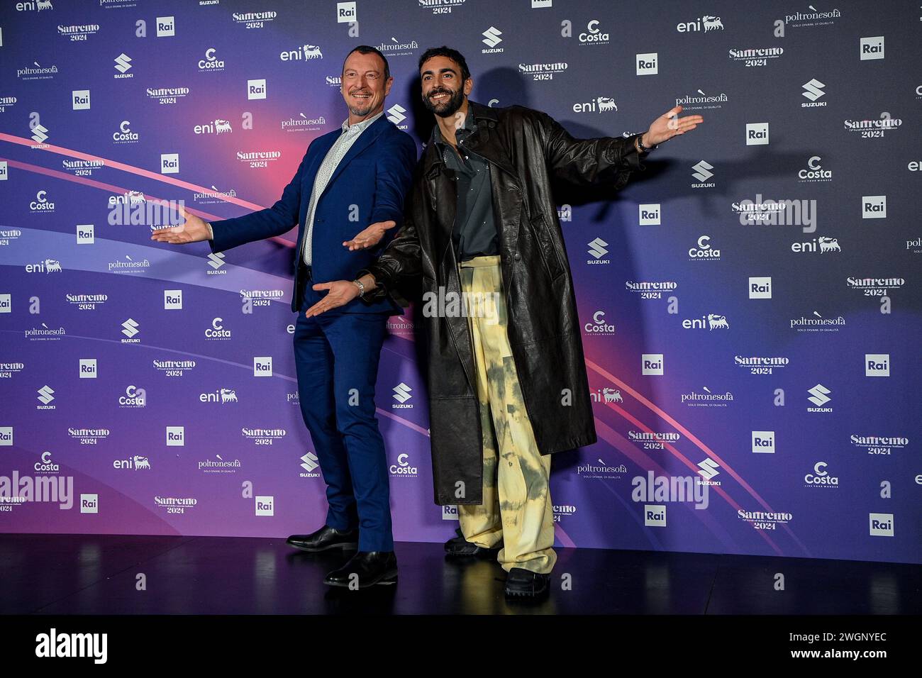 Amadeus e Marco Mengoni (cantante vincitore dell'edizione 2023) partecipano a una photocall alla 74a edizione del Festival della canzone Italiana DI SANREMO presso il Teatro Ariston di Sanremo - martedì 6 FEBBRAIO 2024. Intrattenimento. (Foto di Marco Alpozzi/Lapresse) Foto Stock