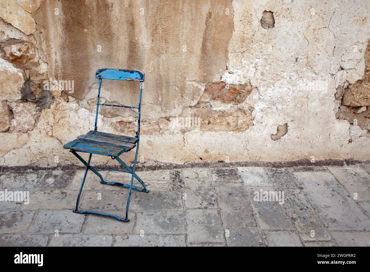 Sedia, Chiesa copta ortodossa situata sul tetto della Chiesa del Santo Sepolcro a Gerusalemme, Israele Foto Stock