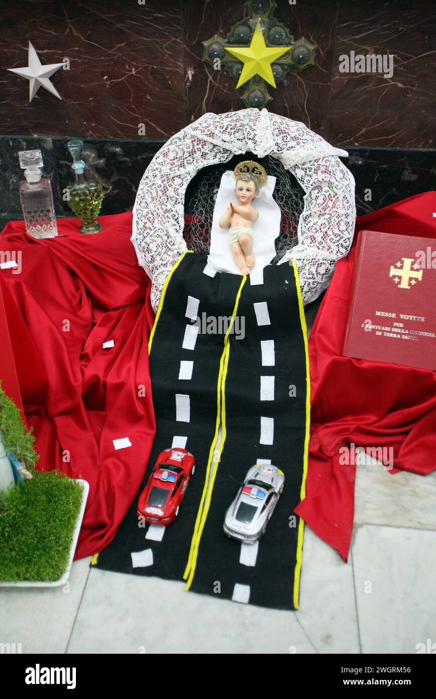 Statua del neonato Gesù nella chiesa del buon Pastore a Gerico, Cisgiordania, Palestina, Israele Foto Stock