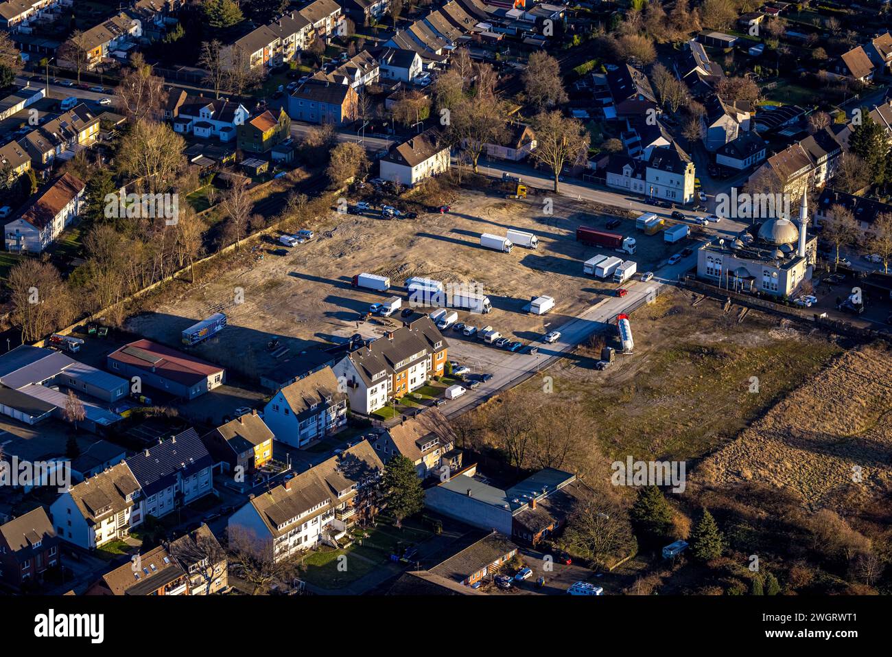 Luftbild, Moschee DITIB- Türkisch Islamische Gemeinde zu Gladbeck, Wielandstraße Ecke Bramsfeld, ehem. Gelände Möbelhaus Tacke, Butendorf, Gladbeck, Ruhrgebiet, Nordrhein-Westfalen, Deutschland ACHTUNGxMINDESTHONORARx60xEURO *** Vista aerea, Moschea DITIB Comunità islamica turca di Gladbeck, Wielandstraße corner Bramsfeld, ex sede del negozio di mobili Tacke, Butendorf, Gladbeck, regione della Ruhr, Renania settentrionale-Vestfalia, Germania ATTENTIONxMINDESTHONORARx60xEURO Foto Stock