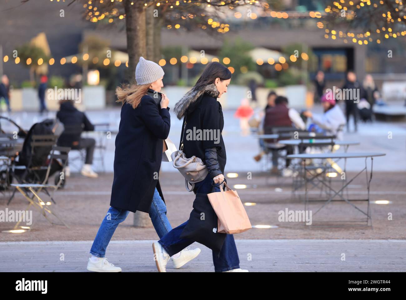Fredda giornata invernale a Granary Square, a Kings Cross, Londra, Regno Unito Foto Stock