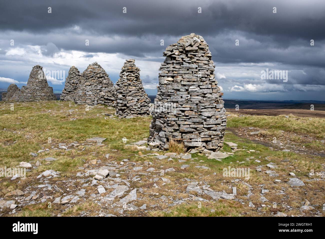 Nove standard cairns sul summitt of Nine Standards Rigg , Hartley Fell North Pennines , Yorkshire Foto Stock