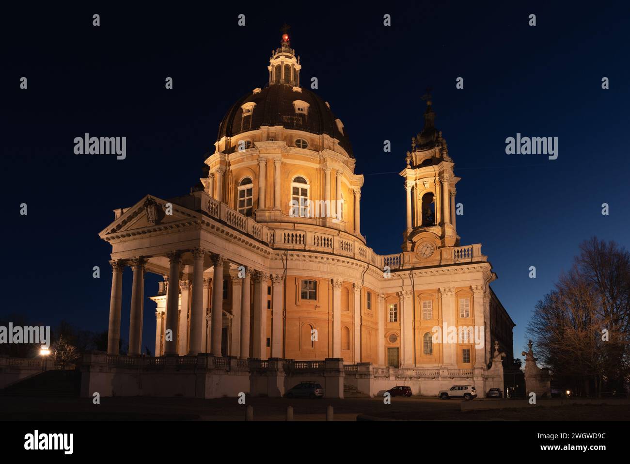 Ora blu a Superga Hill, solo sopportare l'alba Foto Stock
