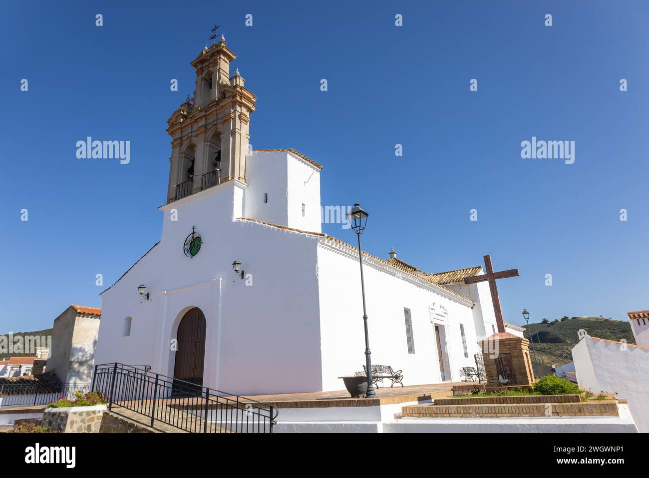 Iglesia Nuestra Señora De Las Flores (Chiesa di nostra Signora dei Fiori) nel villaggio di Sanlucar de Guadiana nella provincia di Huelva, Andalusia, Spagna, sulle rive Foto Stock