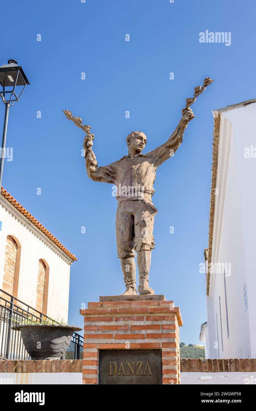 Sanlúcar de Guadiana, Huelva, Spagna - 3 febbraio 2024: Il monumento alla Danza de las Flores (danza dei fiori), nel villaggio di Sanlucar de Guadiana Foto Stock