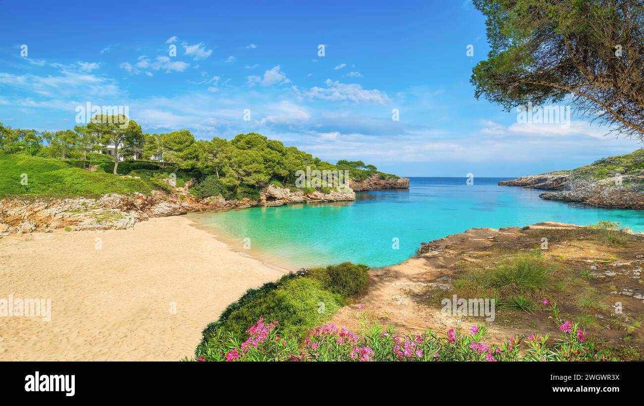 La spiaggia di Cala d'Or, Maiorca, Spagna. Foto Stock