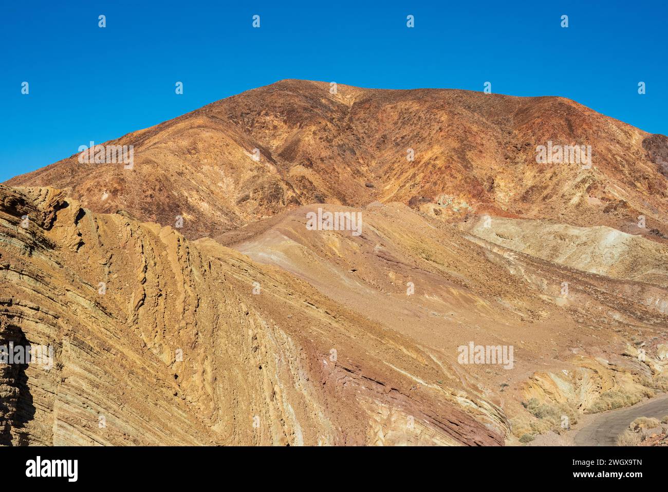 Formazione rocciosa geologica spinta verso l'alto Foto Stock