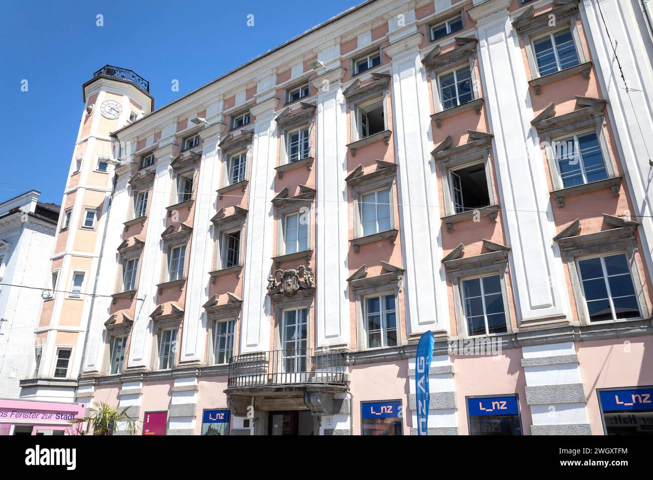 Il vecchio municipio sulla piazza principale di Linz OÖ con il balcone del municipio ha dato ad Adolf Hitler Un discorso pieno di storia nel 1938, in Austria Foto Stock