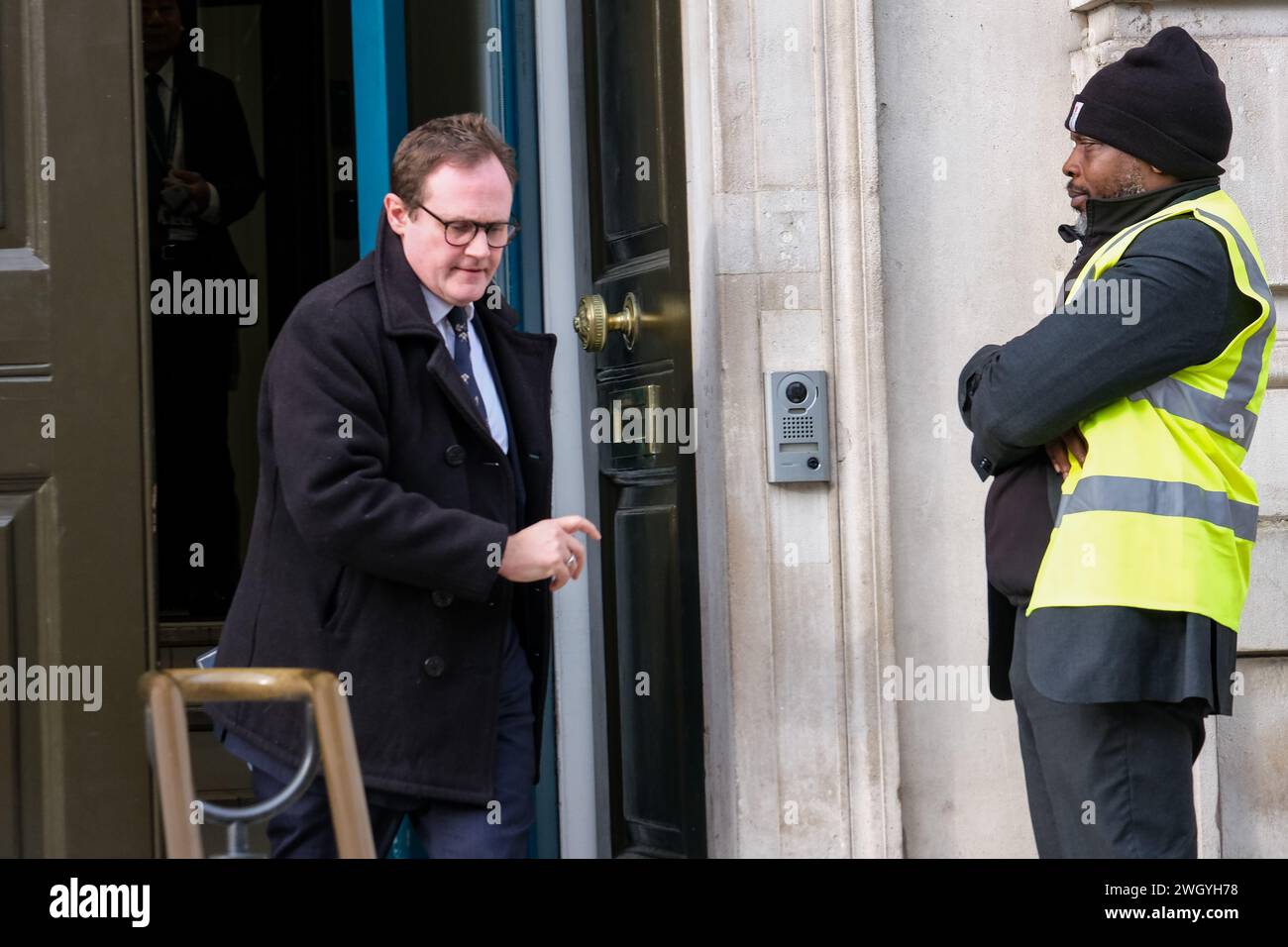 Londra, Regno Unito, 6 febbraio 2024. Ministro della sicurezza, Tom Tugendhat deputato partecipa alla riunione settimanale presso l'Ufficio del Gabinetto. Credito: Fotografia dell'undicesima ora/Alamy Live News Foto Stock