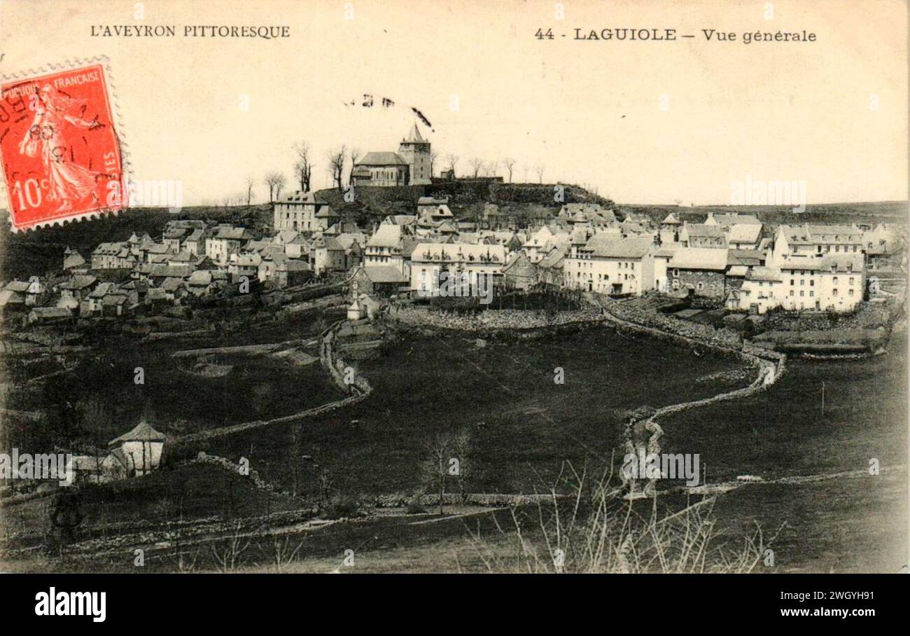 Aveyron Pittoresque 44 - Laguiole - vue générale. Foto Stock