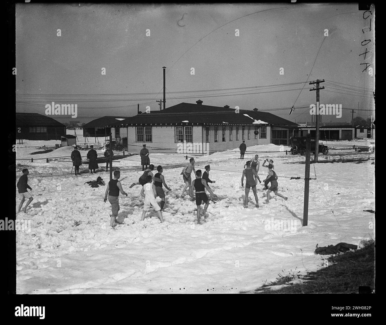 A piedi nudi pallavolo in snow Foto Stock